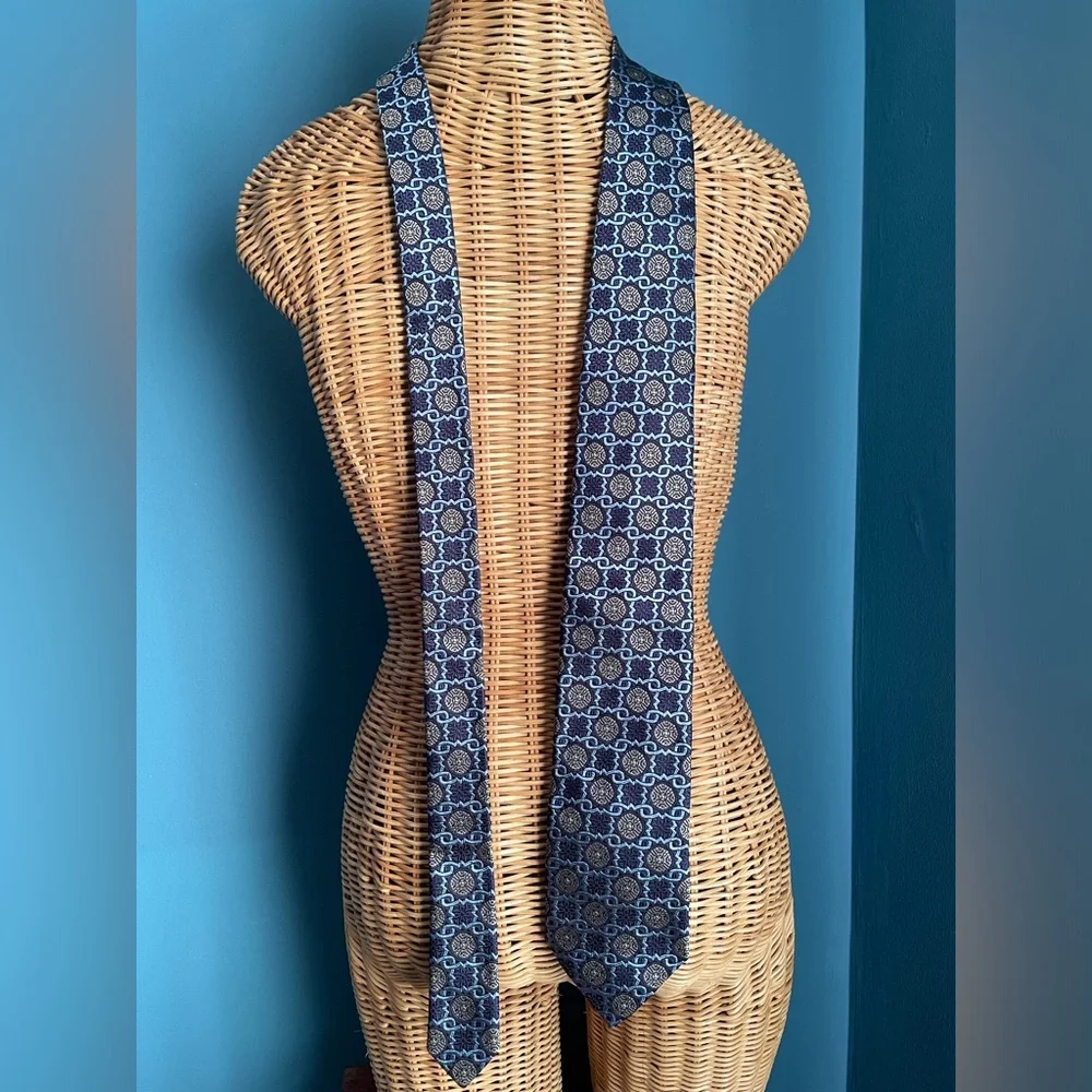 Santorelli Men’s Silk Tie. Made in Italy. Dark & Light Blue with Gold